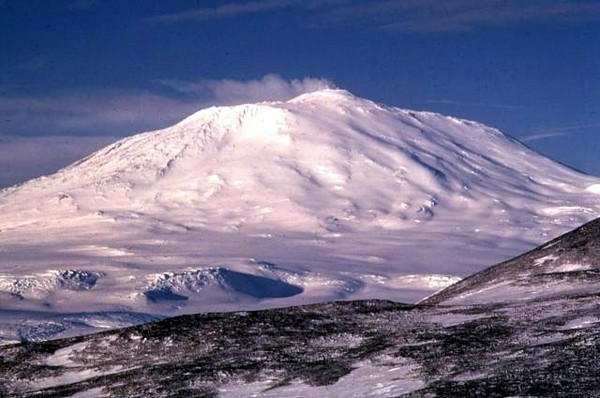 Pristine wind-dominated sonic landscape 