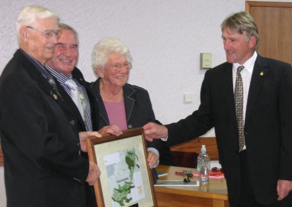 Mr Murray Black, Mayor Rick Cooper, Mrs Tess Black and Councillor Andrew Welch