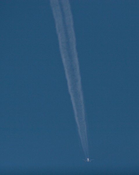 Air NZ Flight Spraying An Aerosol?