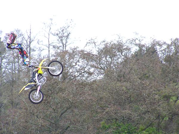 Josh Thomson riding in the Suzuki Extreme Air at Field Days