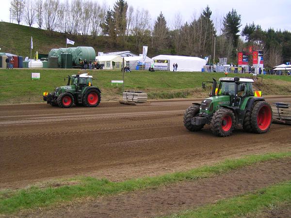 Tractor Pull, Field Days 2011