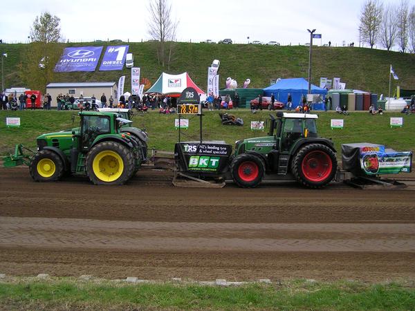 Tractor Pull, Field Days 2011