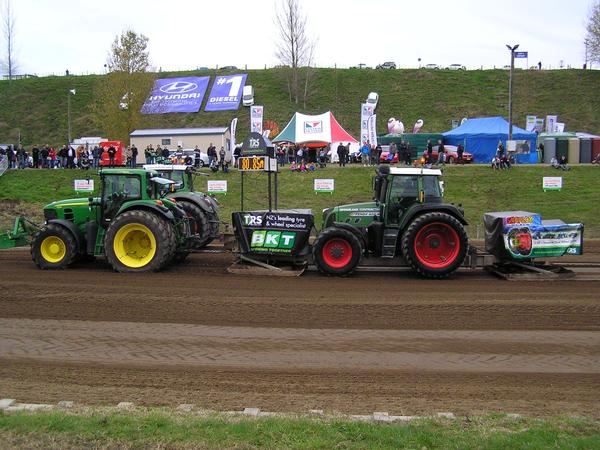 Tractor Pull, Field Days 2011