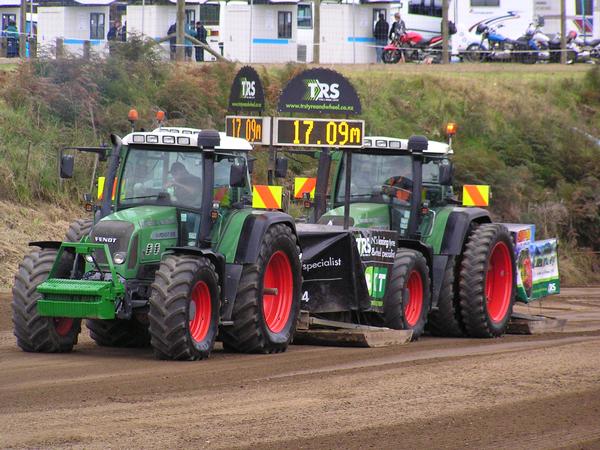 Tractor Pull, Field Days 2011