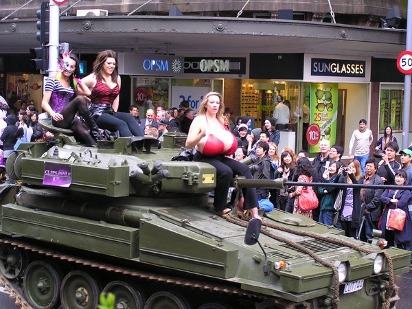 Boobs on Bikes 2009