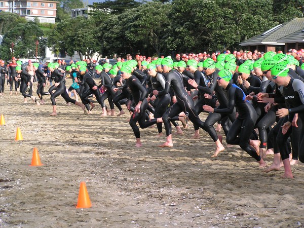 The women start race one for Stroke and Stride 2007 - 2008 