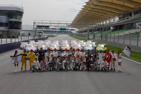 Kiwi Craig Baird lines up against 22 other teams for this weekend's opening round of the Porsche Carrera Cup Asia