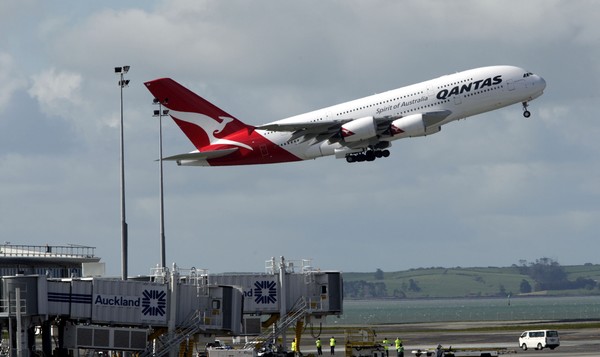 Pier B - A380 taking off