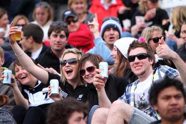 Queenstown locals enjoying Classic All Blacks vs French Classic