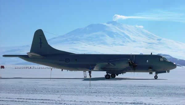 RNZAF P3K Orion at Antarctica, Jan06.