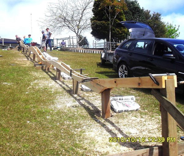 Chelsea Primary School builds a monstrous car race track