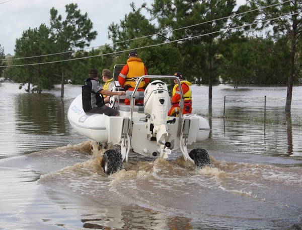 Sealegs Amphibious Marine Craft & Queensland SES assists Logan households 