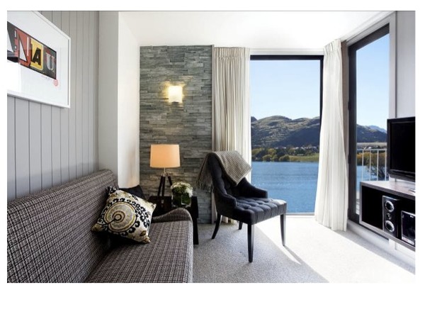 Hilton Hotels & Resorts Enters Queenstown, New Zealand with Signing of Management Agreements for Two Landmark Hotels 