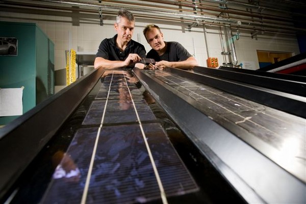 Waikato University�s Dr Mike Duke, left, and PhD student Tim Anderson with the Solenza produc