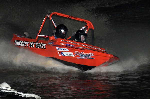 Returning to the lead in the Jetpro Lites championship category, defending champions David Stone and Steve Greaves of Bulls took a comfortable win under lights at the penultimate season round held near Wanganui on Saturday night. 