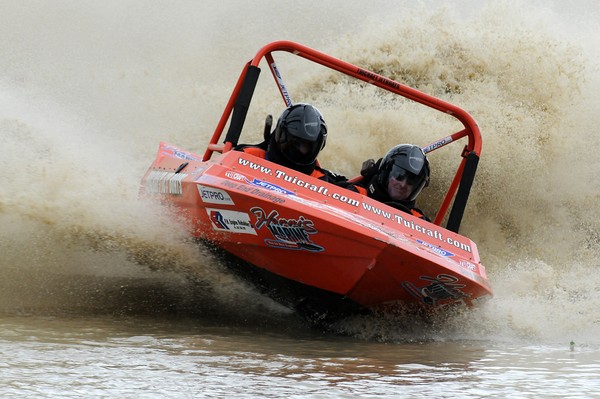 Bulls jetsprint team David Stone and Steve Greaves have taken an early lead in their defence of the Jetpro Lites class, with the series second lead being held at the Featherston Oldfield's Aquatrack on Sunday 24 January.