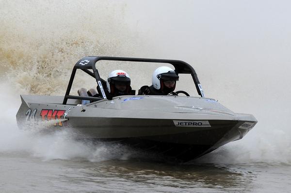 Whangamata's Ray Thompson has taken an early lead against strong competition in the Jetpro Lites category of today's opening round for the 2012 Jetpro Jetsprint championship title held at Meremere