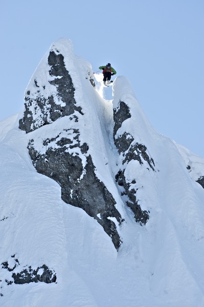 Ted Davenport started his run on the Big Mountain Day with a 15m cliff drop and finished his his flawlessly to win the Big Mountain Day of the World Heli Challenge