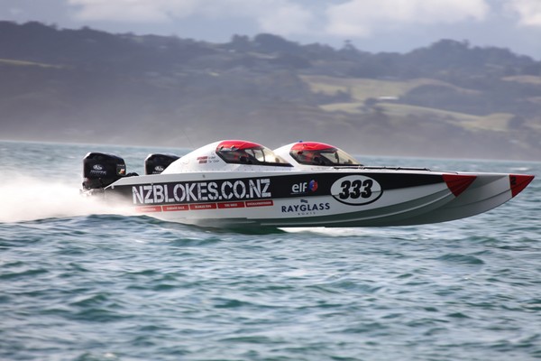 NZ Blokes is ahead in the Superboat Lites