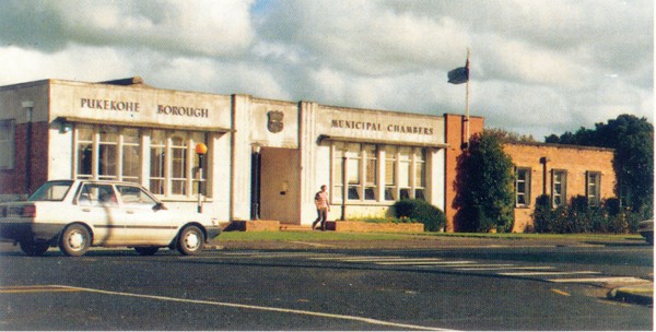 �Borough Building� � the original letters were used to spell out �Pukekohe Borough Municipal Chambers� as shown in this photo from the Pukekohe 75 years celebration booklet. 
