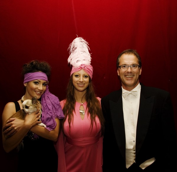 Lucie Boshier with Natuzzi�s Adam Campi and Cotton club performer Lauren Kyle