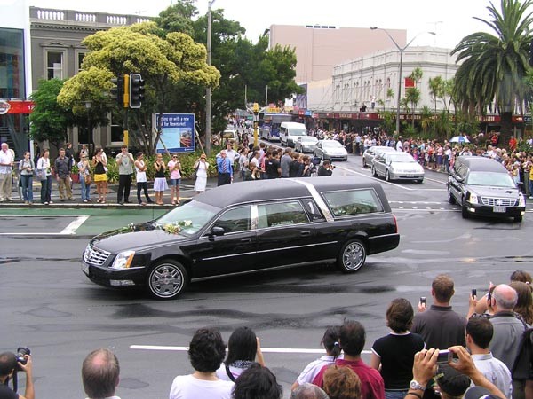 Sir Edmund Hillary's funeral procession through Newmarket.