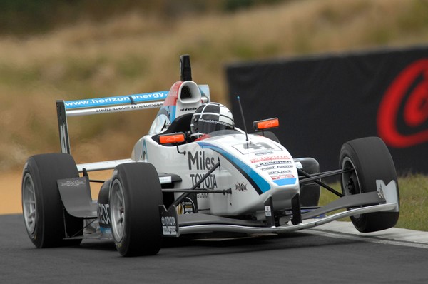 New Plymouth's Stefan Webling made gains from his ninth place start to finish the Horizon Energy Miles Toyota FT40 in seventh at the brand-new Hampton Downs race circuit today.