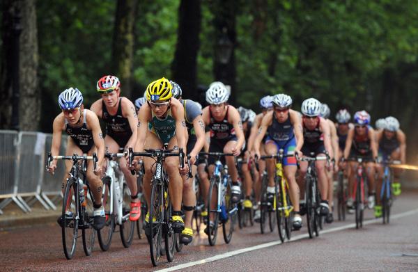 Cold and damp for the women's ITU grand final in London.