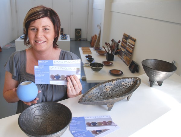 Papakura Art Gallery�s popular Small Packages pre-Christmas exhibition
