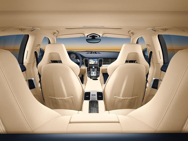 Porsche Presents Interior Concept of the New Panamera