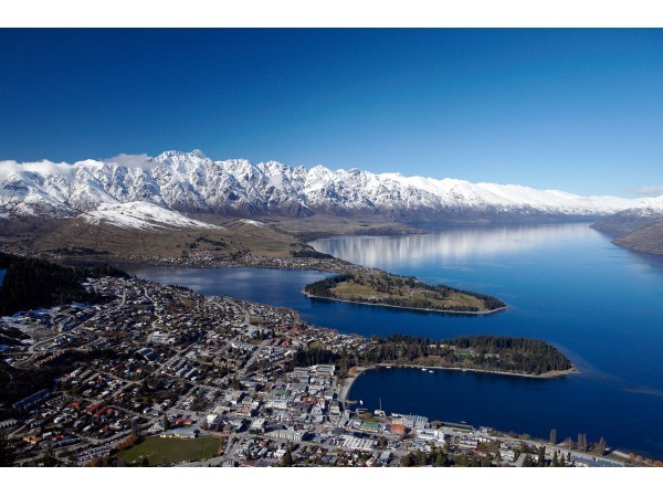 The view from Eichardt�s, one of the best hotels in the world at Queenstown (New Zealand)