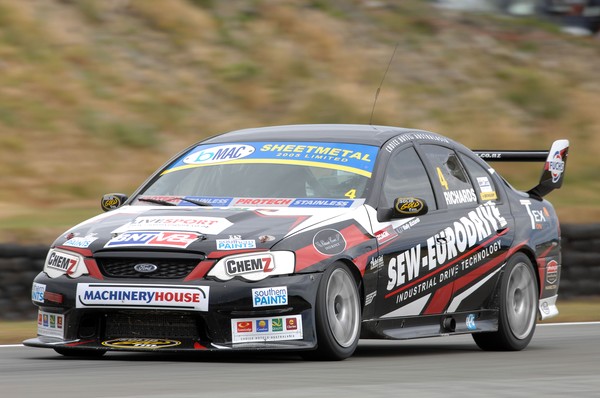 Simon Richards heads to the Timaru International Motor Raceway this weekend aiming for quick pace again in the SEW Eurodrive Ford