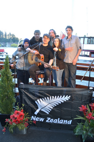  (L-R) John Healy, Charlie Gibson, Tahne Brown, Antony Waldock, Gemma Carroll and Dave Waldock &#8211; with a touch of kiwi!