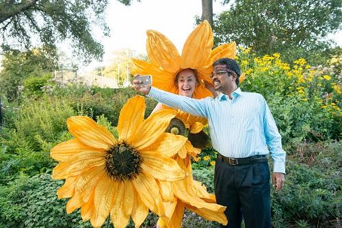 International Visitor to The Botanic Gardens Takes Selfie 
