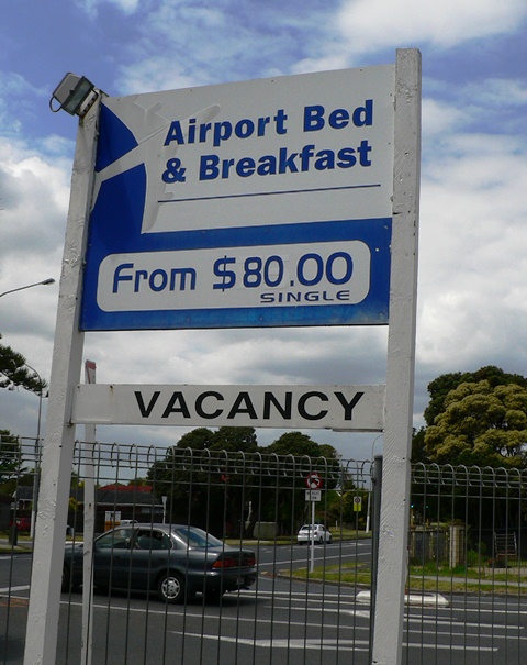 Airport Bed & Breakfast close to Airport