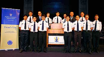 School of Aviation Dean's List recipients with College of Business  Pro Vice-Chancellor and Dean Professor Ted Zorn and Air  New Zealand's chief pilot Captain David Morgan.