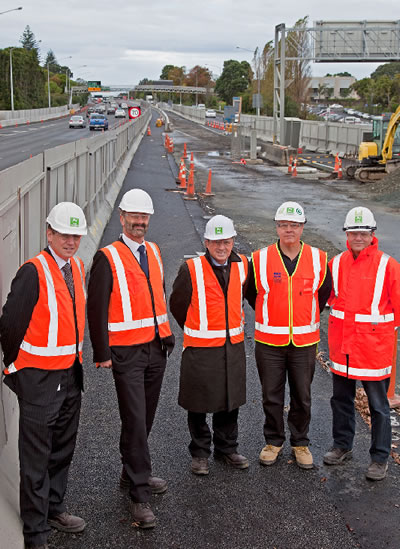 Stand in front of the alignment for the new fourth southbound motorway lane