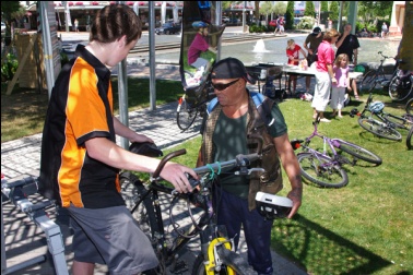 Cycle mechanic Kurt McDonald, from Revolution Bikes in Havelock North, with Tuta Haerewa