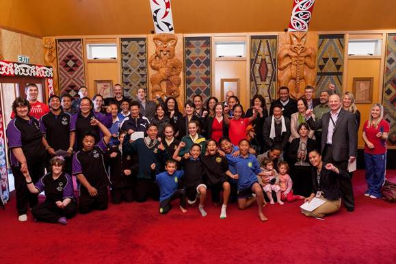 Representatives from Auckland Airport and from the organisations that were Gold Medal winners.