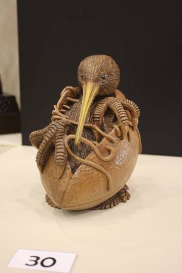 Carving/Sculpture entry: �Kiwi Black� (from pohutukawa) by Jane Allnatt
