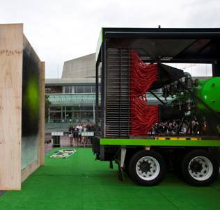 V Paintball Machine blasts Aotea Square