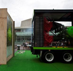 V Paintball Machine blasts Aotea Square